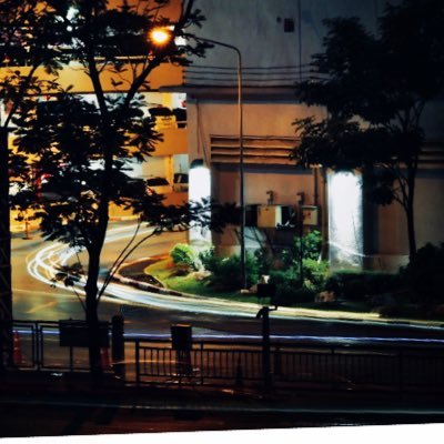 Ysodelirious's profile picture. Best Friend: 🐶 Living one day at a time and loving it. Mostly undisturbed. Coffee and conversations. Always in search of a Flow fix.