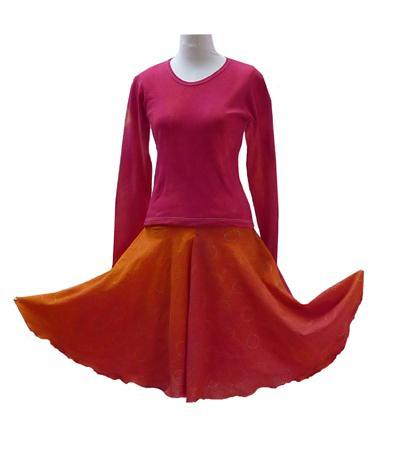 DesignsByNuNu's profile picture. Student interested in art, fashion and theatre, creator of hand-painted, one-off t-shirts.