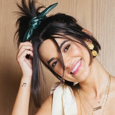 Quero sempre te ver assim com esse sorriso lindo no rosto @manugavassi 
Te amooo demais
Sinta se abraçada e muito amada por todos nós seus fãs