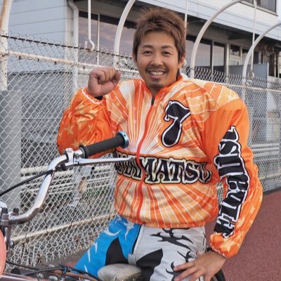 千葉県出身の浜松オートレース所属のレーサーです！ ツイッター始めました。 趣味はゴルフ🏌️‍♂️、ツーリング🏍です‼️ 宜しくお願いします‼️