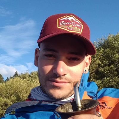 futuro profe de educación física, amante del mate, la naturaleza, slackear y escalar.