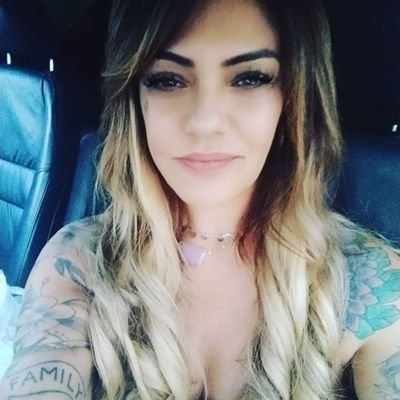 DugnaniElsine's profile picture. Nada como se sentir  Plena 
grata