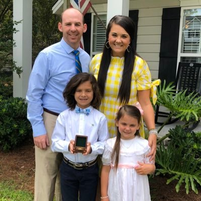 • Wife to Corporal Bill 👮🏼 • Mama to Hudson 👦🏻 and Mary Harriet 👧🏻 • AP🐾🐯🙋🏻♀️• Best friend to my favorites 👭