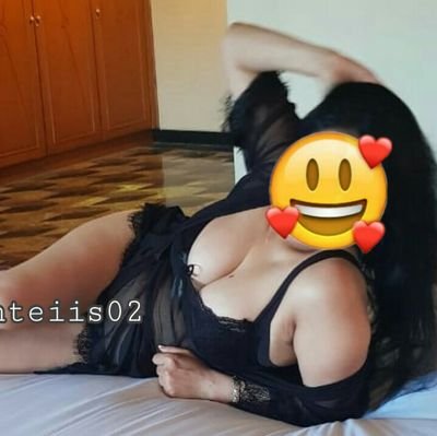 Tante iis malam ini avail di JATIBENING