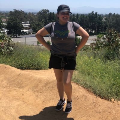 CaliNTreasures's profile picture. Tik-Tok - nayelibarbosa6 ❤️ basketball 🏀 Family is all that matters 👨‍👩‍👧‍👧 💕 Diving into a new adventure Poshmark & EBay Reseller 🏡