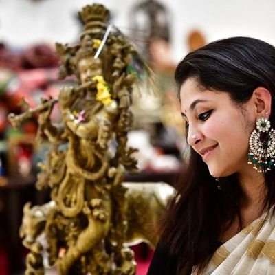 MissNair24x7 Profile Picture