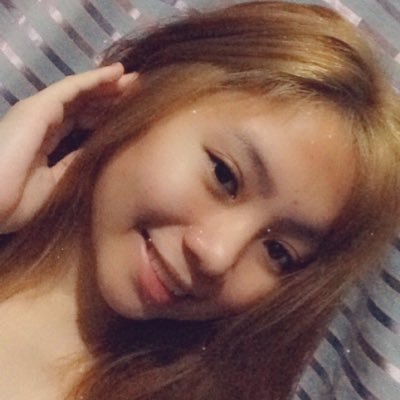 FranzSells's profile picture. PUBLIC ACCOUNT OF MINE!! heres my orig account @cheeseekaa Dream Big, Work Hard ! FOLLOWBACK peeps🙂🙃🙂