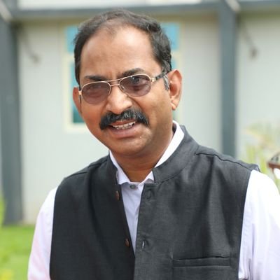 therealamitabh's profile picture. pure indian.