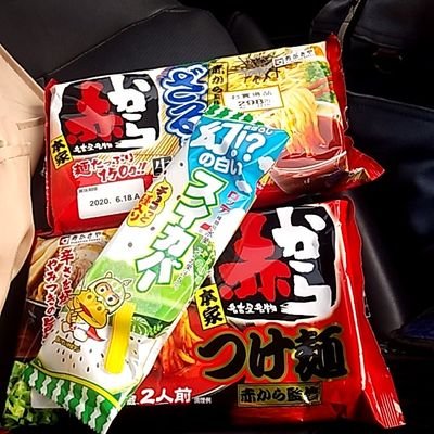 hk20146227's profile picture. この国の人間はみんな一緒が大好き

人は結婚と育児を経験しミニバンに乗って死ぬ。