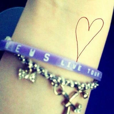 1987年生まれ。ヲタクです💜ﾑｻﾗｷを愛するものです(*´-`)隠しきれないｷｲﾛﾌｪﾁ。NEWS好き方はぜひ仲良くしてください☺気軽にﾌｫﾛｰﾐｰ！一声頂ければﾌｫﾛﾊﾞします❗無言フォローすみません。