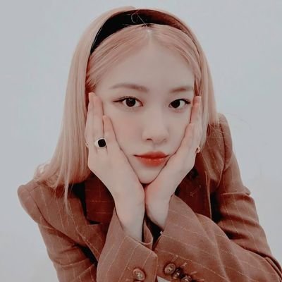 𝐓𝐨 𝐑𝐩 ⭑ She is a flower to herself, the epitome of girl crush and basically everything that you've been dreaming of.
