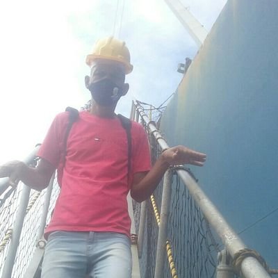 trabalha com produtos dos quais são fornecidos a bordo de navios