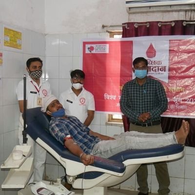 एडवोकेट
विधि सलाहकार
मीरजापुर ब्लड डोनर क्लब :- सह-संस्थापक एवम प्रतिनिधि
पूर्व लेखा/सूचना प्रभारी एवम् केस अटेंडर
कमेटी ऑफ़ चेंजिंग इंडिया :- महासचिव