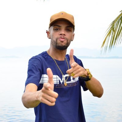 Contato para shows (21) 97002-0346 Com a Glock CAMUFLADA 🎵🔫🇧🇷 Bom dia , Bom dia 🏊 PARCERIAS VIA DM📥