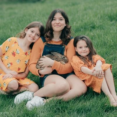 helpfutureusa1's profile picture. Mother of 3, wife of 1 amazing man, truther, and my 5th love photographer❤