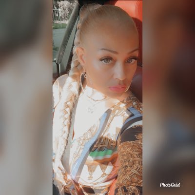 A Mother ,Goddess Queen Fashion lover, Adventurer, ROSES 💙, perfume lover, .Jewelry lover . Rare, Exotic, Empress 🌹🌹🌹CHA CHA