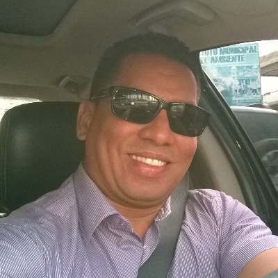 Creo en Dios!!!!Venezolano 🇻🇪Zuliano ❤️
Me apasiona comer de todo, la playa y la gente buena vibra. Un dia a la vez ❤️ Me gusta pasarla bien todo es jodedera.