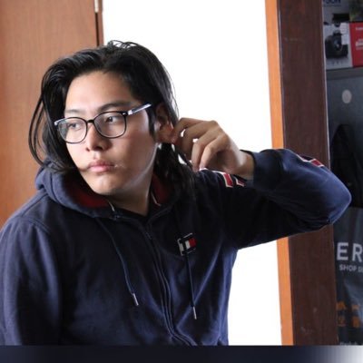 Soy Casko un wey de 22 años que le gusta decir pendejadas y hacer stream en @Twitch