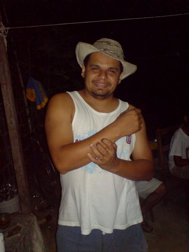 Alisonbrazuka's profile picture. Músico Guitarrista, cantor e compositor,produtor musical e arranjador,Pai de uma menina linda-  Alícia Bruna