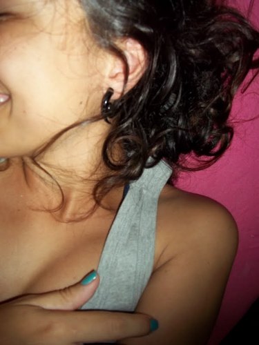 tainamello's profile picture. Pedagogia UFRGS; 
Feminista;
Maternidade consciente.