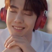 yibo dragged me here¯\_(ツ)_/¯ (@2812van) Twitter profile photo