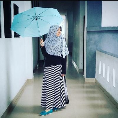 LadyLaVhista's profile picture. semesta kadang suka bercanda