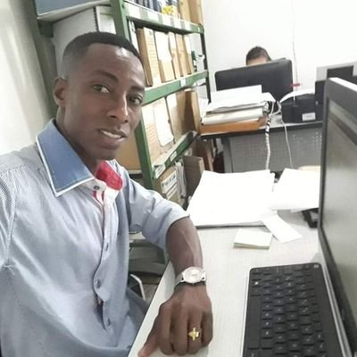 Soy un joven abogado, amantes de las cosas lindas que tiene la vida, venimos a este mundo a servir al prójimo, que la gloria sea para Dios🙏🏽🙏🏽🙏🏽