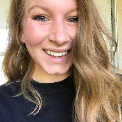 _becausebooks_'s profile picture. Jesus ✝️• Reader 📚• Hufflepuff 💛• House Stark 🐺 • I plant stuff 🌱• Married 2021 💍•  #booktwt