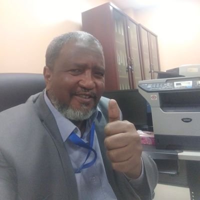 مهتم بالشأن السياسي الداخلي والخارجي وعاشق للتحدي والإنتصارات