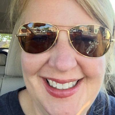 Mom👩👧👦Teacher👩🏼🏫Over Thinker 🧠Moderate Liberal💁🏼♀️Lifelong Cubs Fan ⚾️Bibliophile🤓