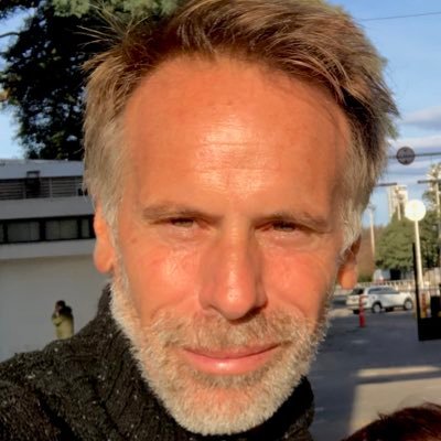 Comunicación y Marketing - Periodista y de Racing- Capitán del Zamba y de Caballeria