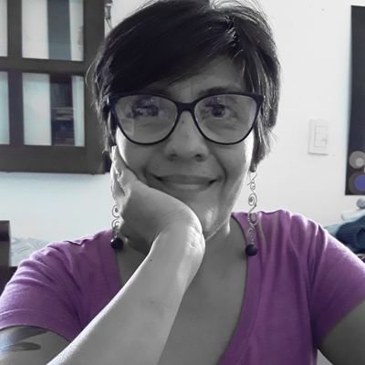 Somos familia de todo lo que brota, crece, madura, muere y renace...
Mamá de Abigail y Amanda.
Docente de alma.
Quiero vivir en una República.