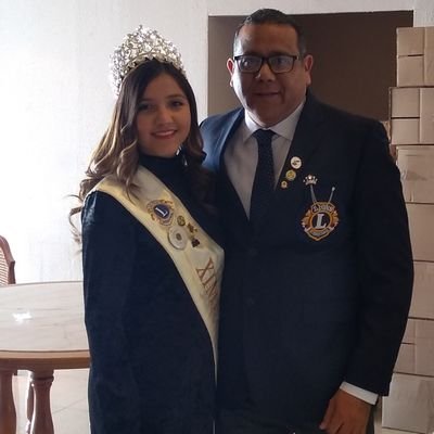 Ing. Civil y Optometrista. Padre de Familia, Administrador Único en Grupo Jardín de Lerdo, Miembro del Club de Leones de Gómez Palacio, A.C
