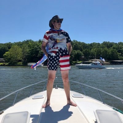 connormahr's profile picture. Hawks.