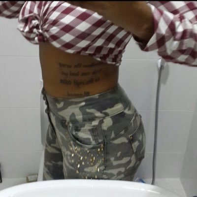 poisonousivy85's profile picture. 