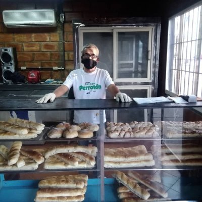 HORNEAR ALIMENTOS NUTRITIVOS DE ORIGEN LOCAL QUE SEAN ACCESIBLES PARA APOYAR A NUESTRA COMUNIDAD.
Complejo Habitacional Simón Bolívar- TELF.04122086113