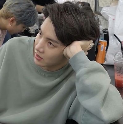 `               #호석° • . .✩ᵒʰ ʸᵒᵘ'ʳᵉ ᵗʰᵉ ˡⁱᵍʰᵗ