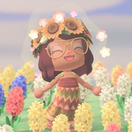 My AC account. I'm Marilyn, I'm 30. Rep of Valdemar that I share with my two kids. I'll be your Twitter mom if you need. Main is Zero Scarlett @QueenDotDotDot