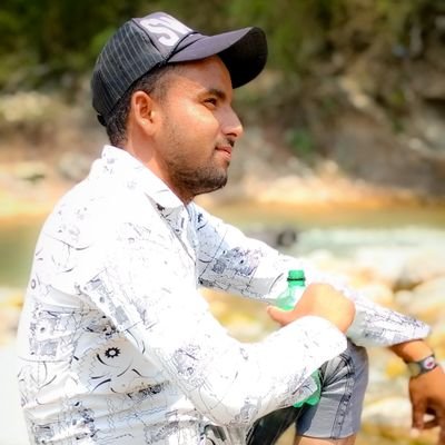 AshuTos80652176's profile picture. I hate people who steal my tweets before I tweet them.

☝️