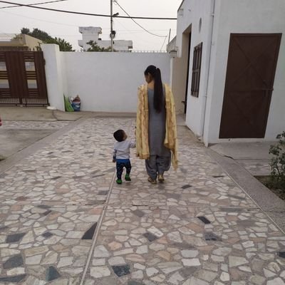 AnishaDhariwal's profile picture. 