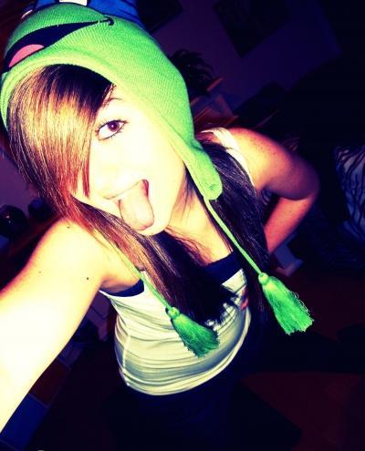 My name is Mandy :) I'm 16 I'm outgoing, hyper, and very random. My best friend name is Lexie :) i love her