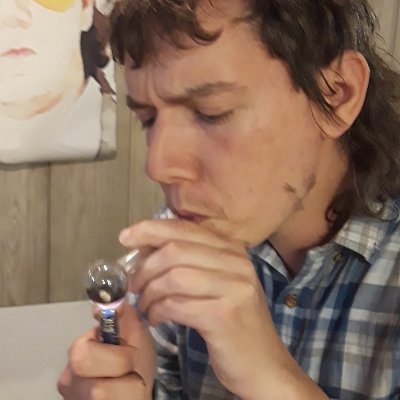 dirtyforehead's profile picture. The photo isn't me, it's my friend.