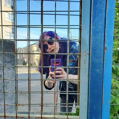 Toronto based photographer. I mostly take photos of trash. She/Her
@stephanietressaphotos or @i_am_an_eggplant on Instagram.