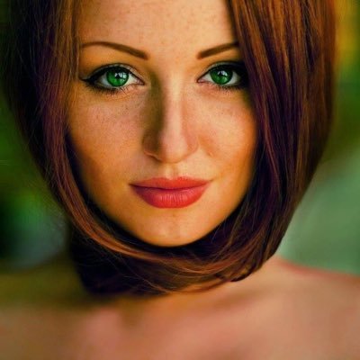 Извинявайте, че съм перфектна 💁🏻‍♀️ През зелените очи... 23♥ Истинската Дева! Грея и живея във facepalma 🌴
