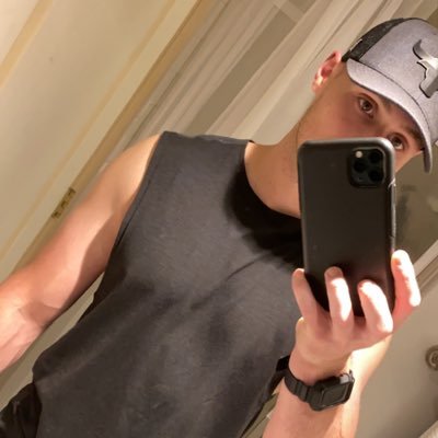 Follow me on instagram https://t.co/c99THwQtyt Work, school📝 Gym🏋🏼♂️ Repeat🔄