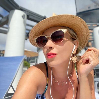 EvelinaGalli's profile picture. Fashion and Lifestyle Blogger