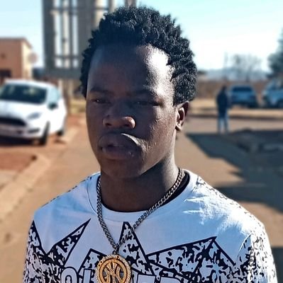 im jus a boi
guess I don't take sh*t
I'm lyk
svne
trap
I know it's crippy
but u know what ...
forget it let's make music sound cxxl
(Ky lillypro)