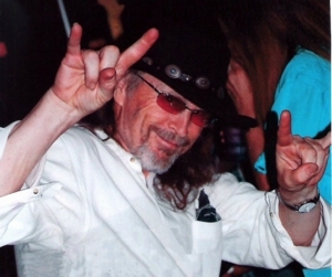 Guitarist, singer, songmaker. Member of Thomas Oliver & Hotfoot (and a couple other bands)...