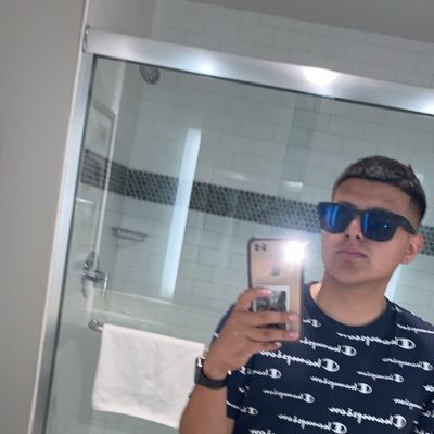 afrancisco_17's profile picture. 