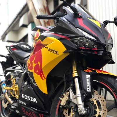 CBR250RR乗りです。車はDC5乗ってます。バイク乗りの方、バイク好きの方気軽にフォローしてください。無言フォロー失礼します。#学生ライダー